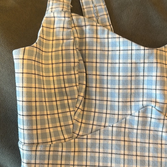 Like New! Hollister Advanced Stretch Crop Tank! XS - Picture 2 of 4